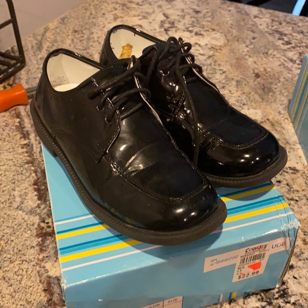 Boys Tuxedo Shoes. Black Patent Leather Size 2 1/2